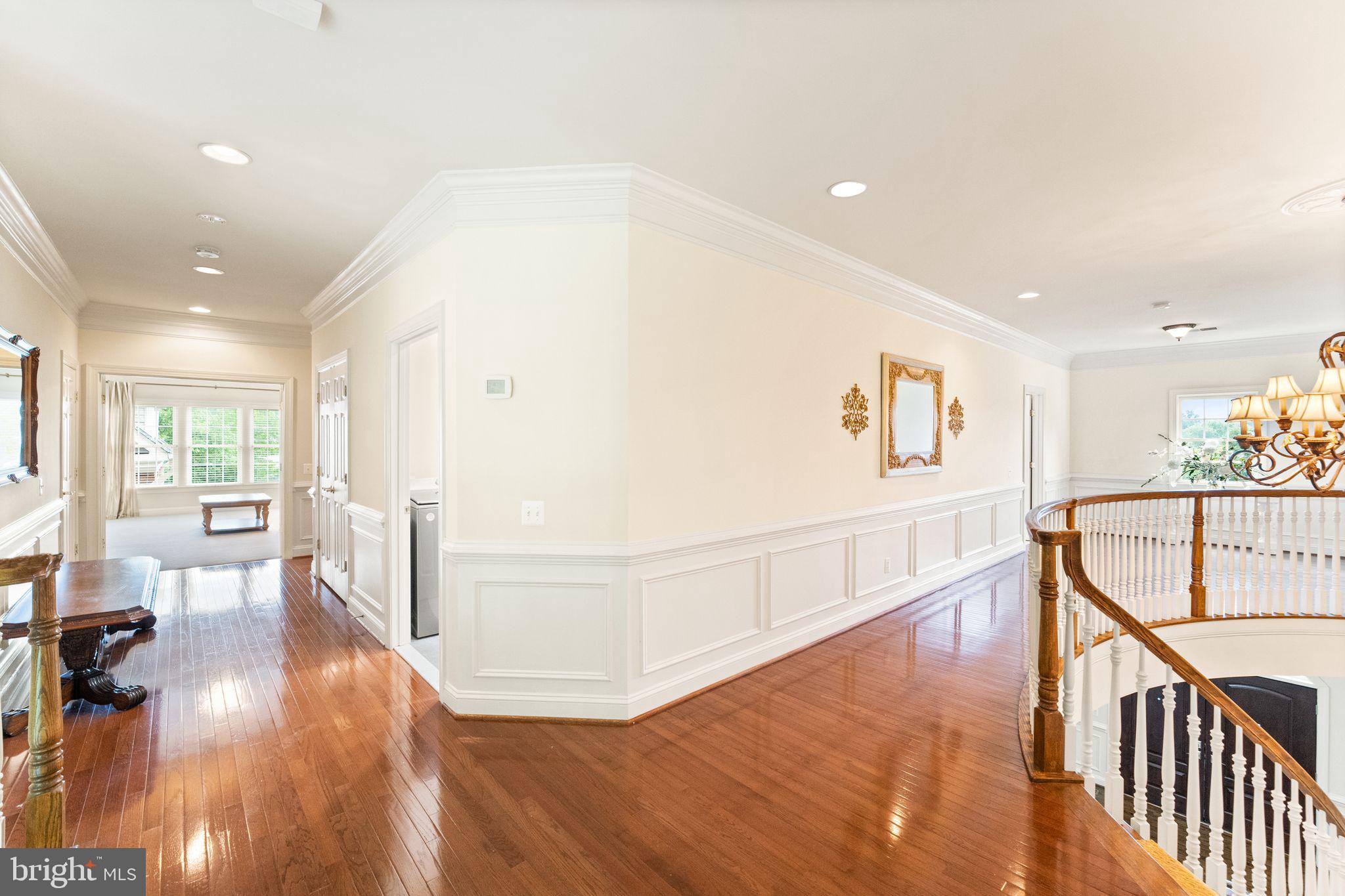 27712 Paddock Trail Place Chantilly, VA 20152 - Photo 42 of 106 Upper level hallway