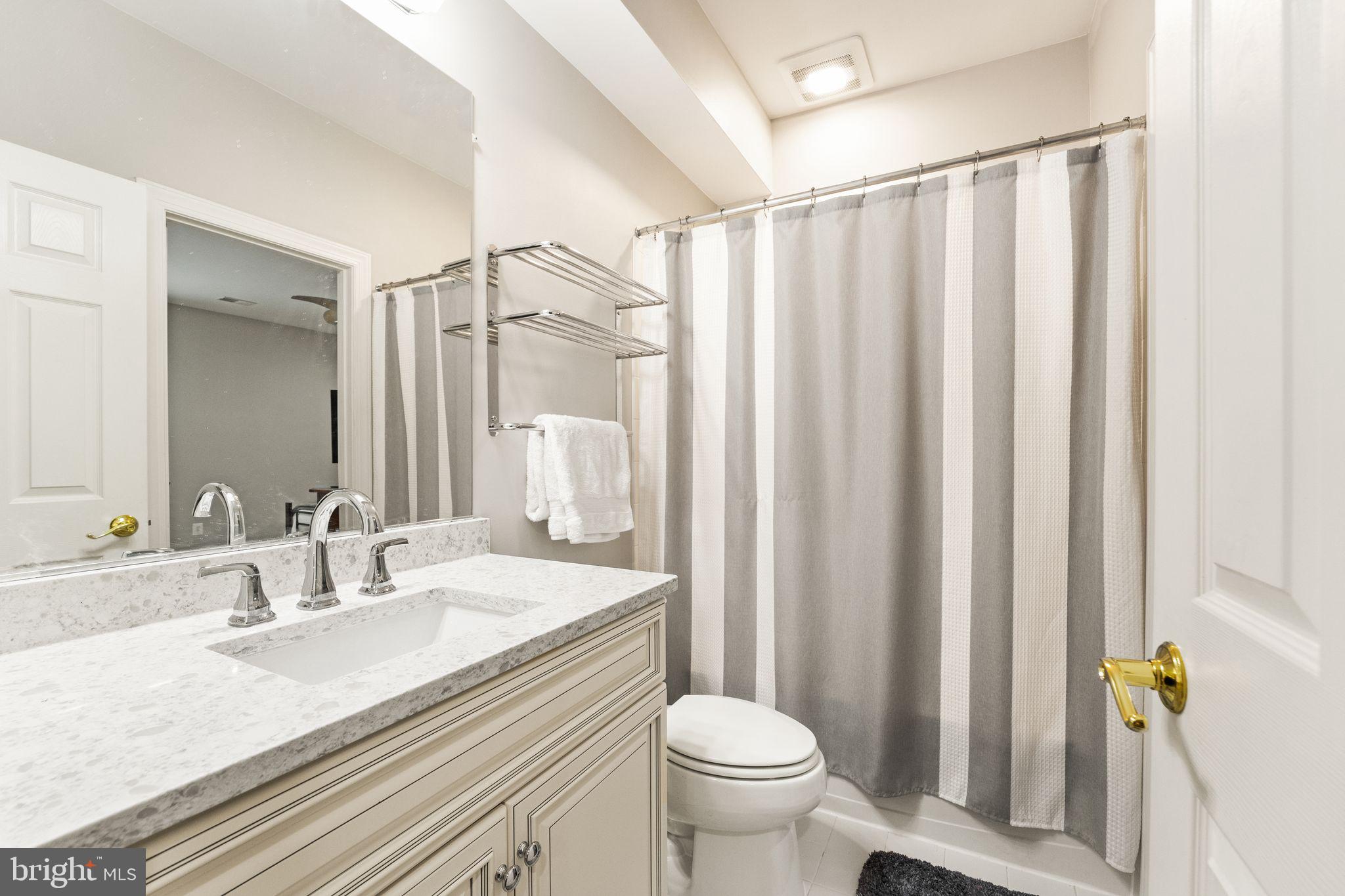 27712 Paddock Trail Place Chantilly, VA 20152 - Photo 74 of 106 Lower level full bathroom