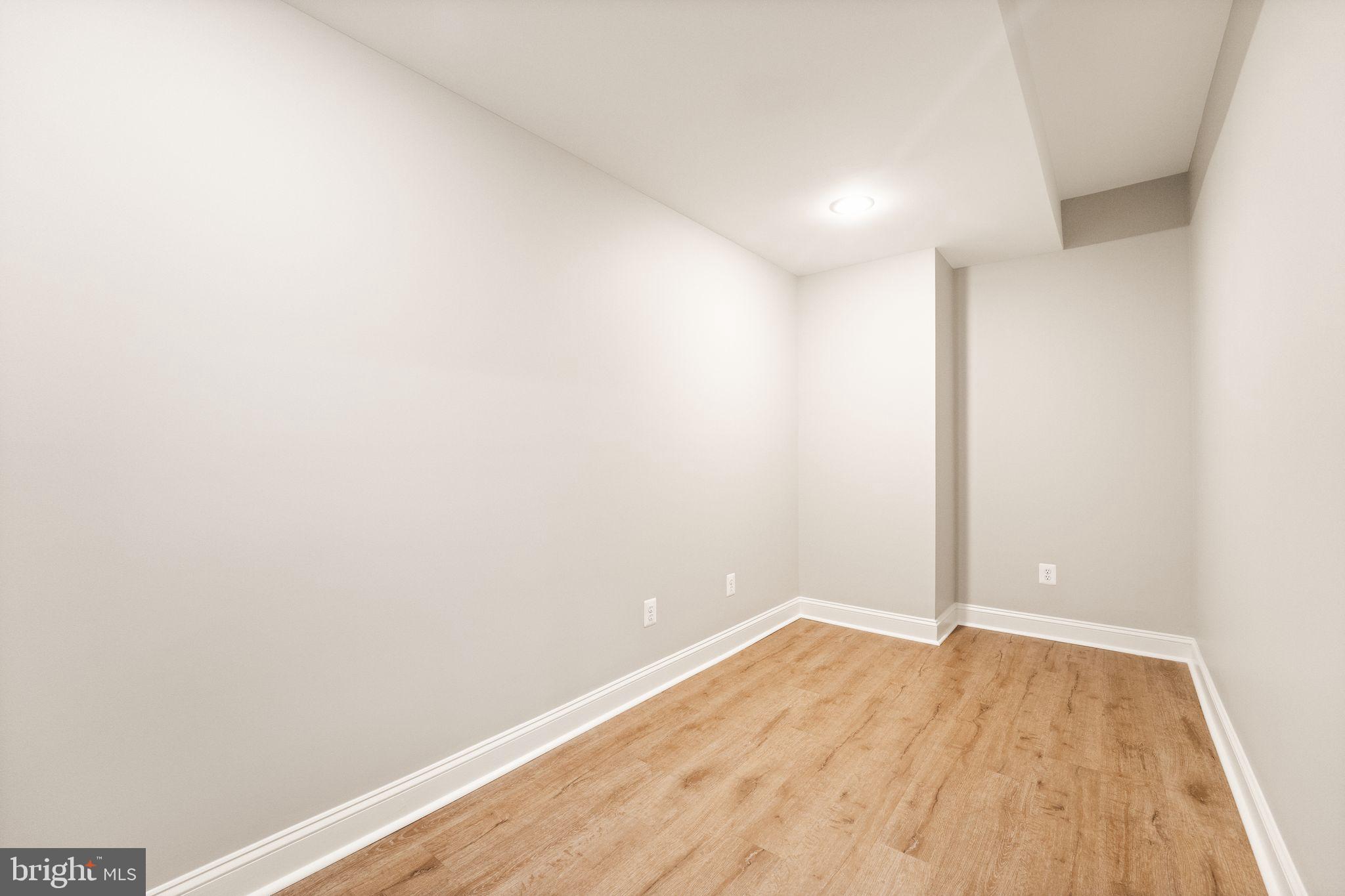 27712 Paddock Trail Place Chantilly, VA 20152 - Photo 86 of 106 FInsihed storage room #1