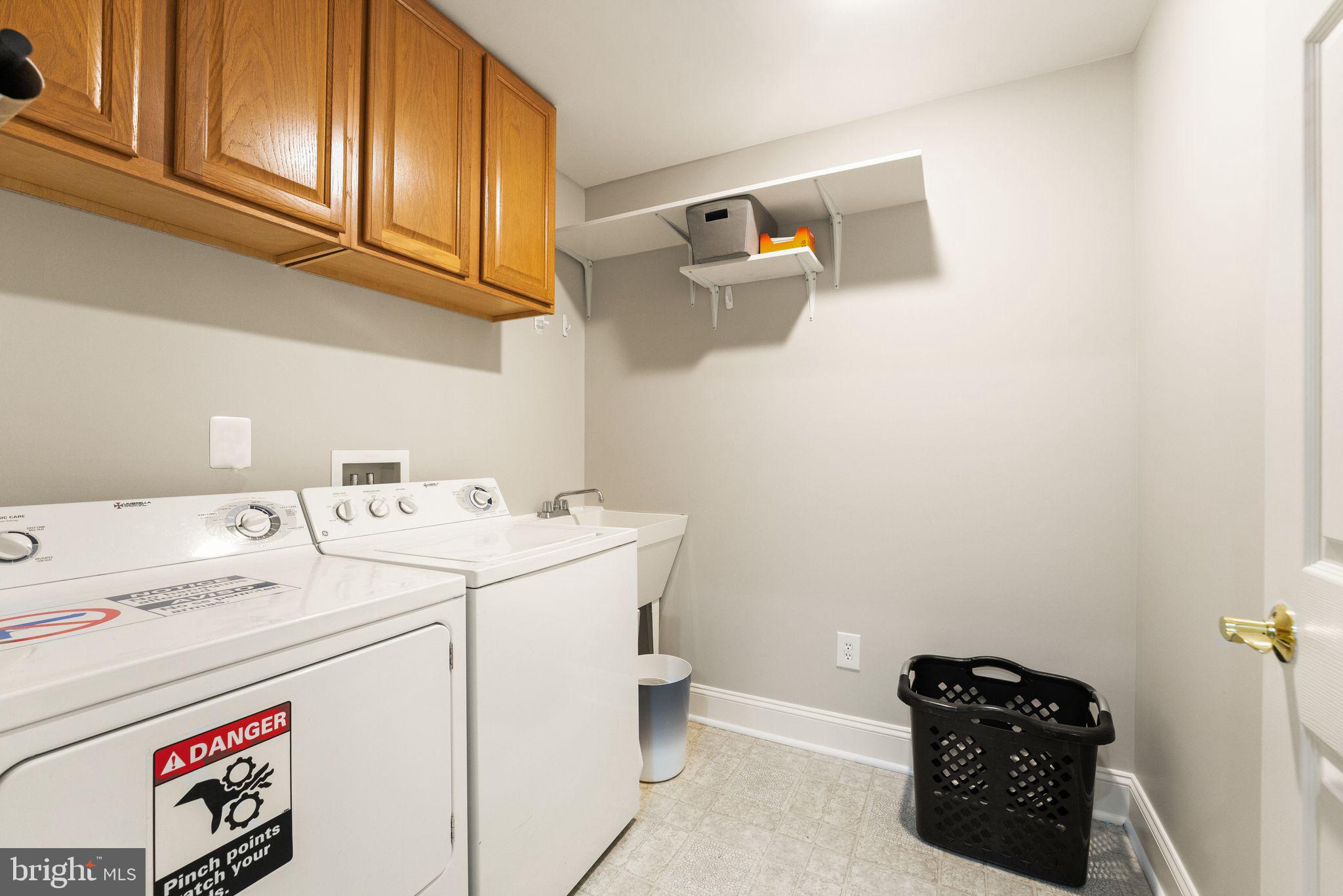 27712 Paddock Trail Place Chantilly, VA 20152 - Photo 88 of 106 Laumdry Room #2