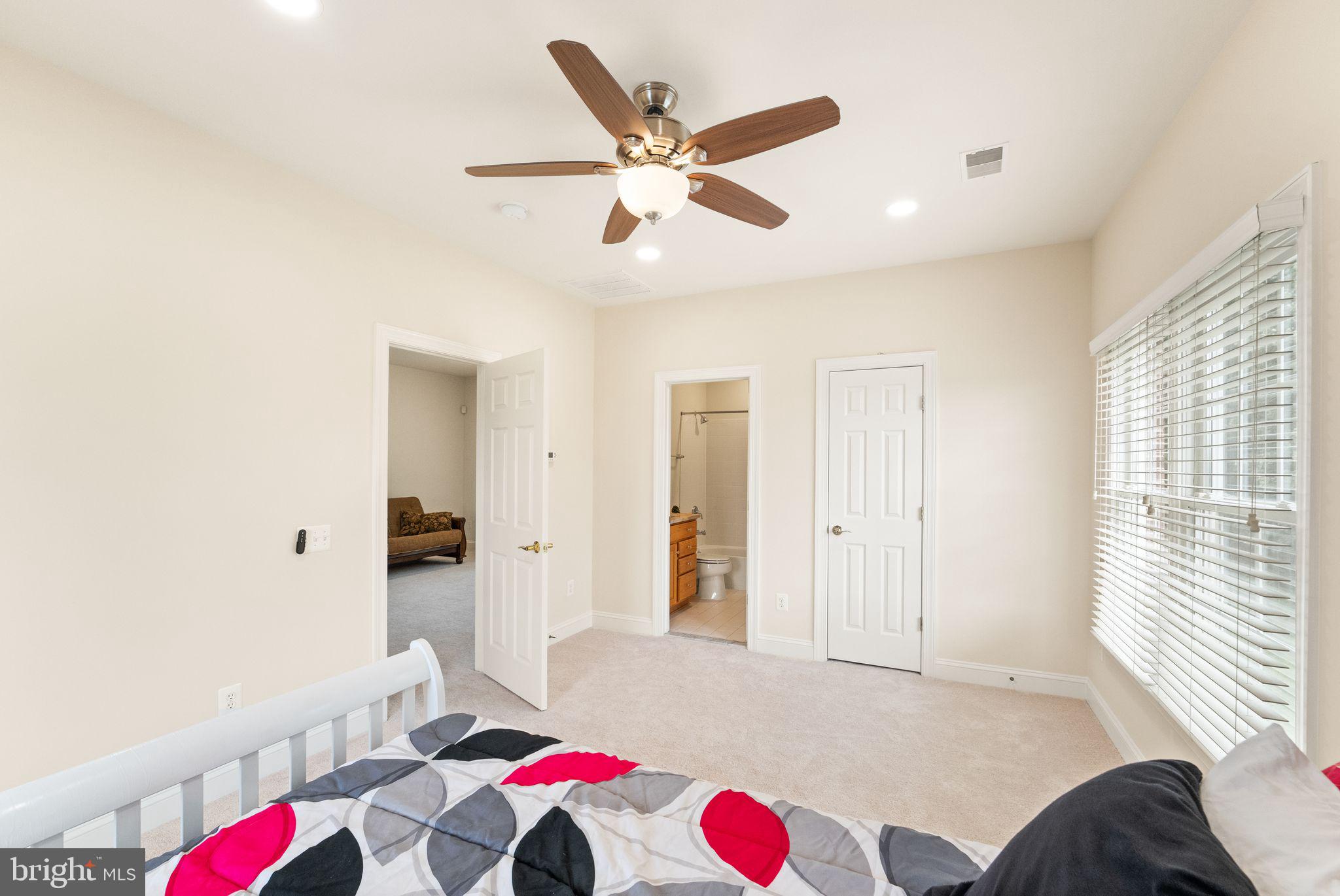 27712 Paddock Trail Place Chantilly, VA 20152 - Photo 95 of 106 Aupair/in-law suite bedrrom