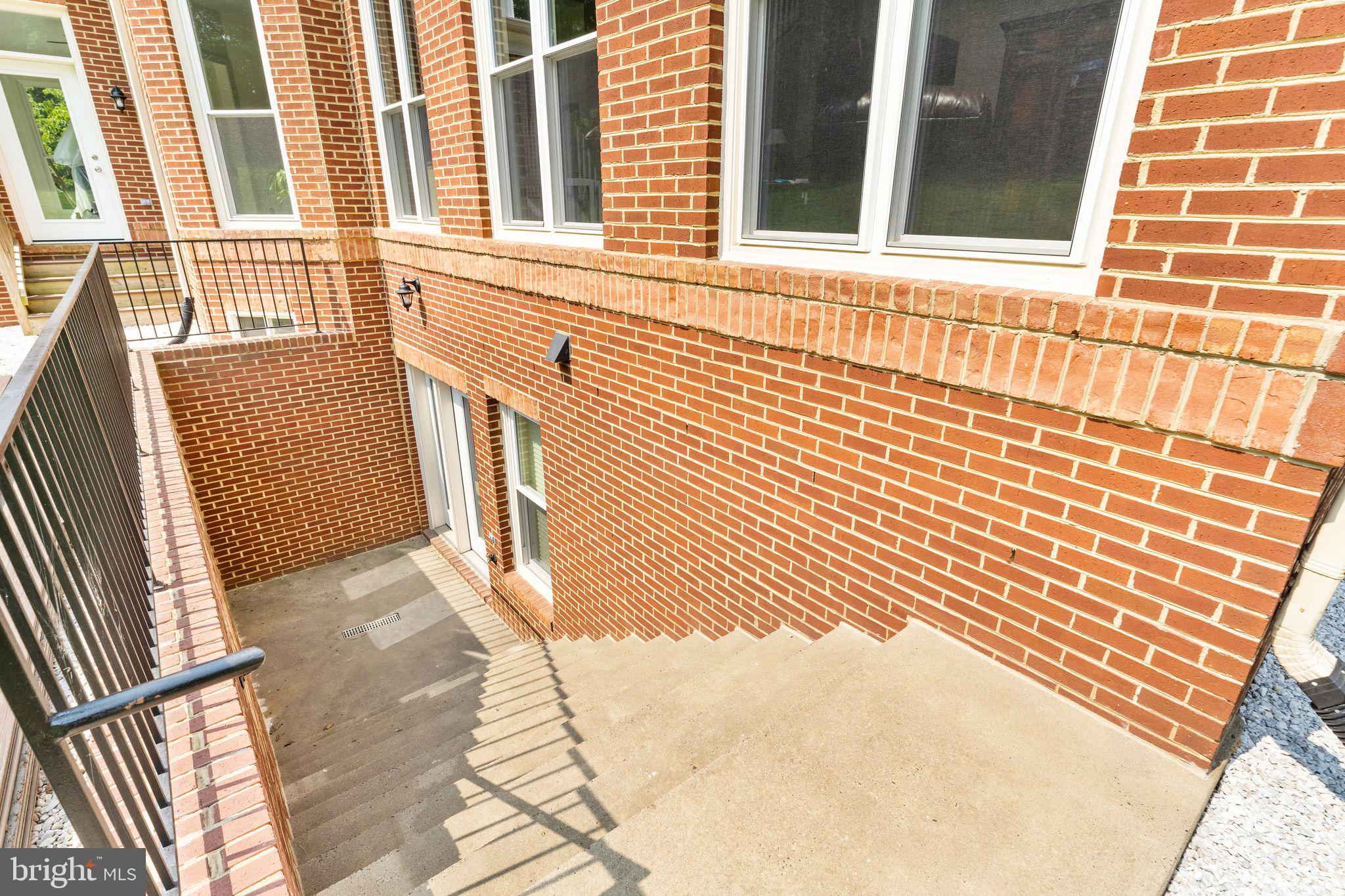 27712 Paddock Trail Place Chantilly, VA 20152 - Photo 98 of 106 Walk out stairs to private back yard