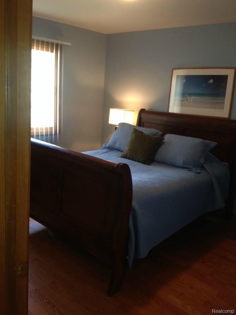 1710 Farnborough Drive Rochester, MI 48307 - Photo 14 of 16 Second Floor Bedroom