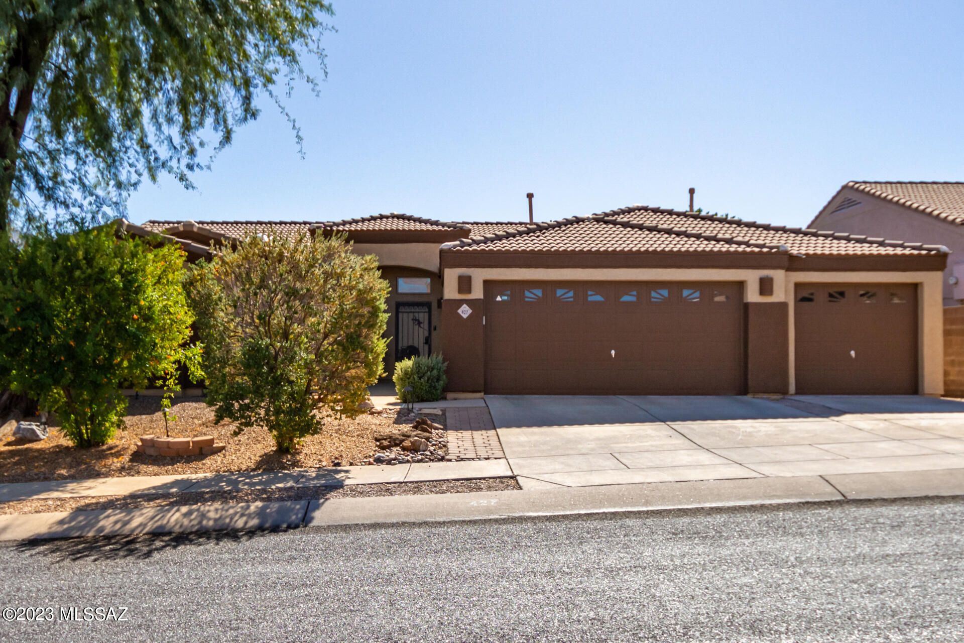 427 West Greys Road Tucson, AZ 85737 - Photo 2 of 32 Gallery Image 2