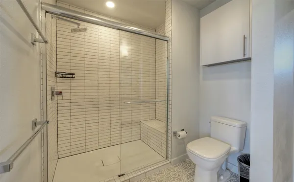 $2,500 | 4004 Banister Lane, Unit 207, Austin, TX 78704