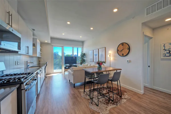 $2,500 | 4004 Banister Lane, Unit 207, Austin, TX 78704