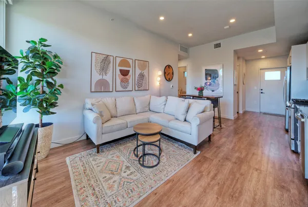 $2,500 | 4004 Banister Lane, Unit 207, Austin, TX 78704