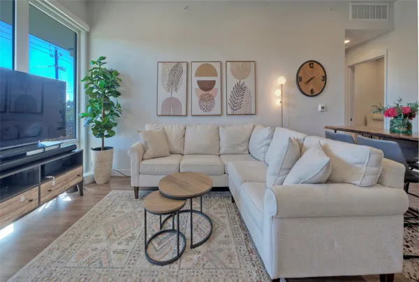 $2,500 | 4004 Banister Lane, Unit 207, Austin, TX 78704