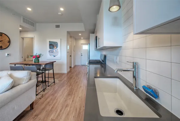 $2,500 | 4004 Banister Lane, Unit 207, Austin, TX 78704