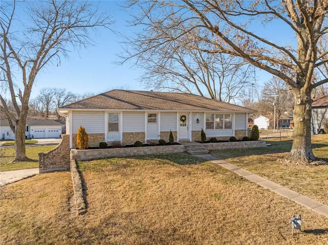 $350,000 | 8590 Wycoff Drive, De Soto, KS 66018