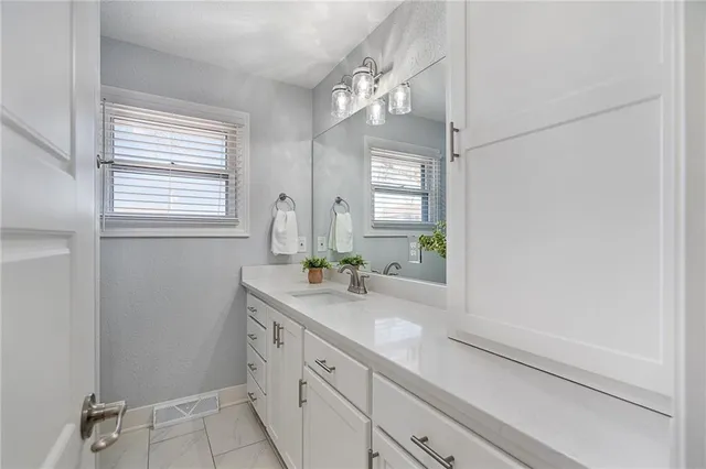 $350,000 | 8590 Wycoff Drive, De Soto, KS 66018