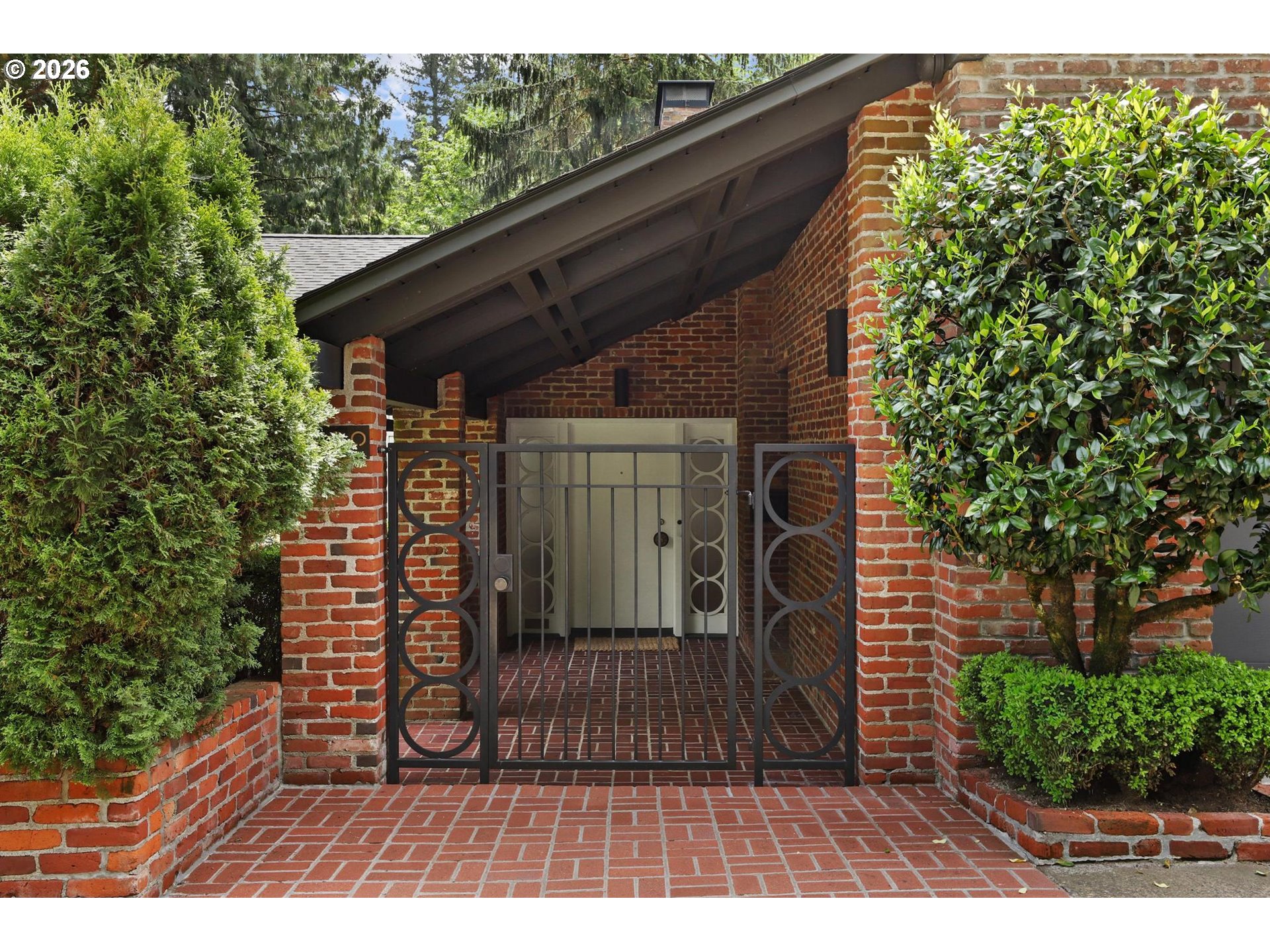 2780 Southwest Talbot Road Portland, OR 97201 - Photo 2 of 48