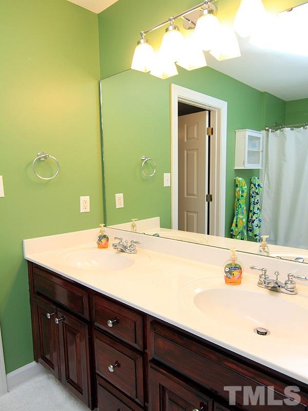 205 Chiselhurst Way Cary, NC 27513 - Photo 16 of 25 Gallery Image 16