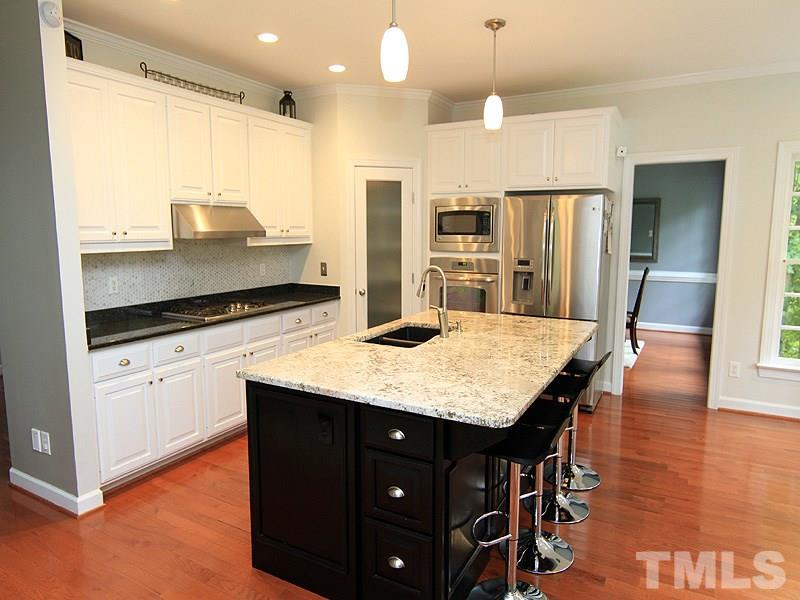 205 Chiselhurst Way Cary, NC 27513 - Photo 7 of 25 Gallery Image 7
