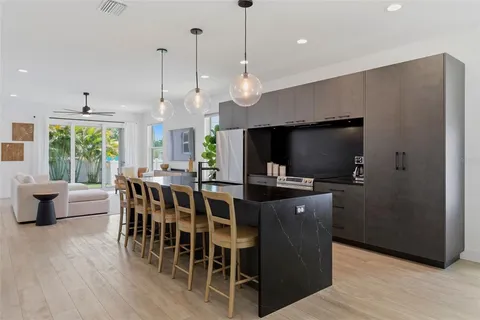 $750,000 | 5160 Dartmouth Avenue North, St. Petersburg, FL 33710