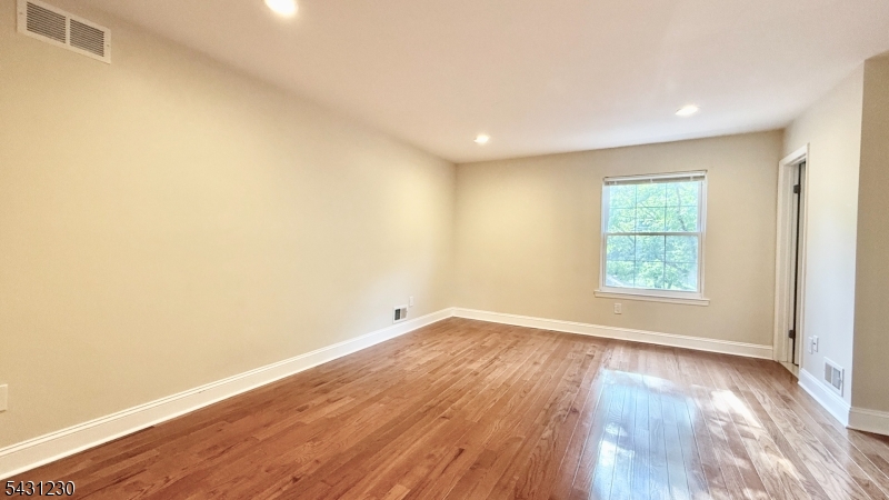 302 Marten Road Princeton, NJ 08540 - Photo 14 of 28 Gallery Image 14