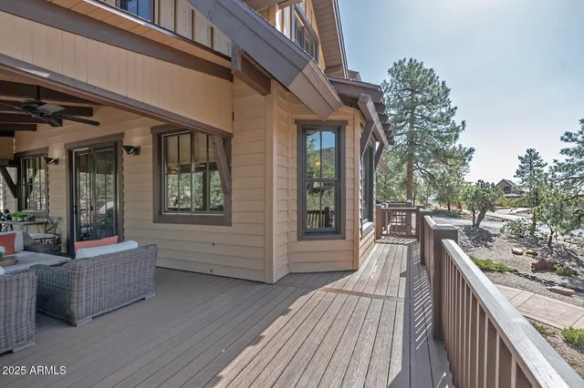 a house view with a outdoor space