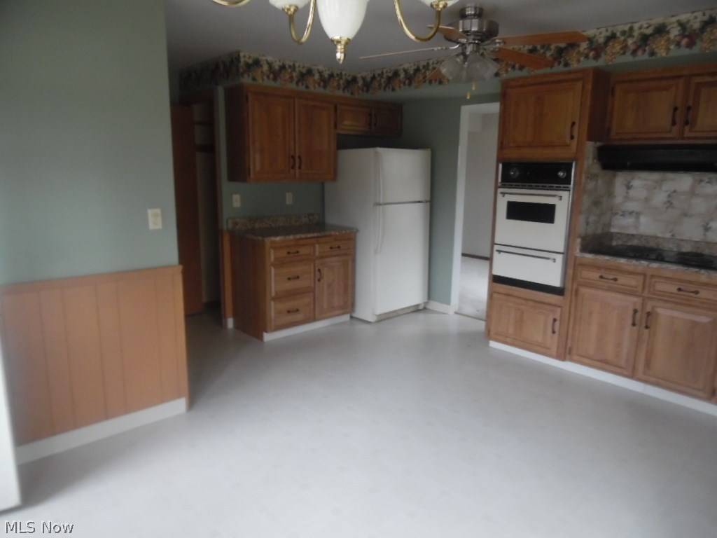4785 Dorshwood Road Cleveland, OH 44121 - Photo 3 of 18