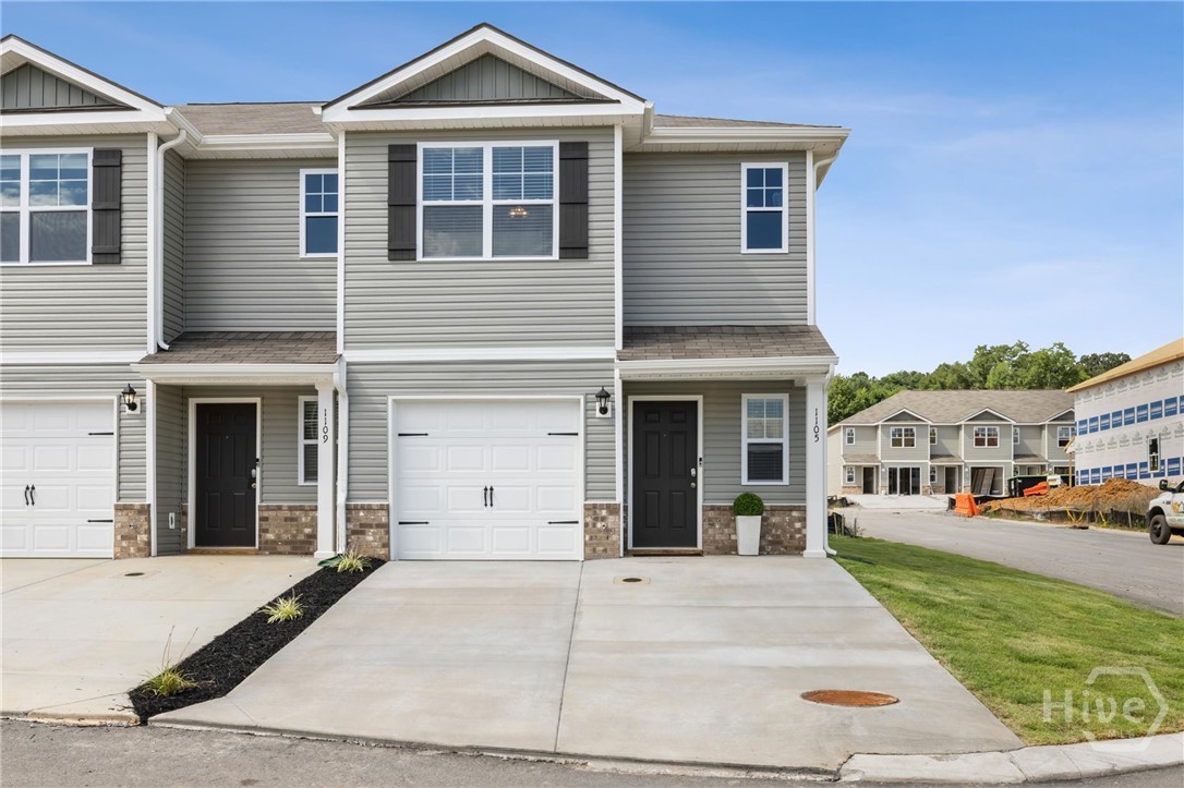 NEW CONSTRUCTION END UNIT!