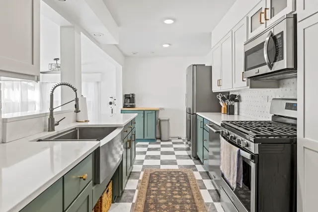 $550,000 | 620 Crest Street, Wheaton, IL 60187