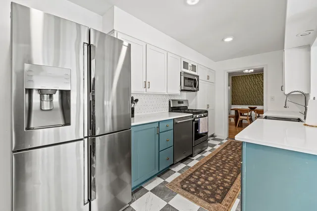 $550,000 | 620 Crest Street, Wheaton, IL 60187