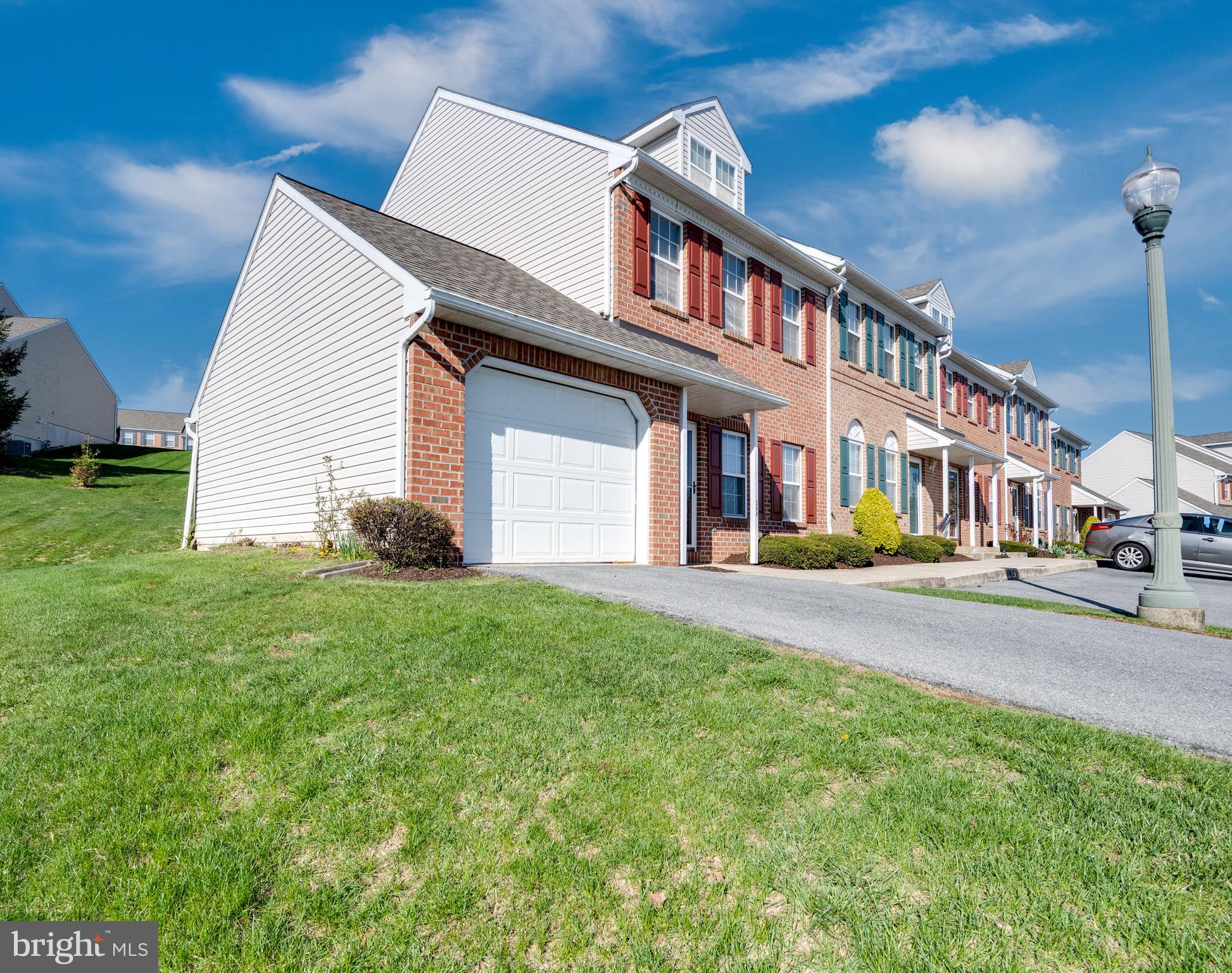 300 Barrington Drive Reading, PA 19607 - Photo 2 of 42