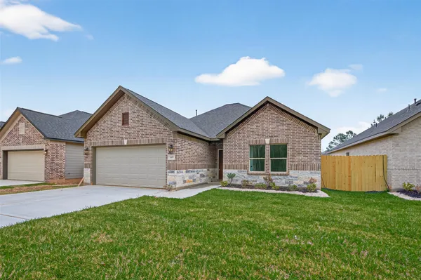 $2,100 | 1107 Lyle W Avenue, Cleveland, TX 77327