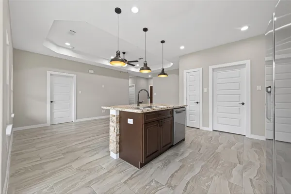 $2,100 | 1107 Lyle W Avenue, Cleveland, TX 77327