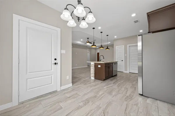 $2,100 | 1107 Lyle W Avenue, Cleveland, TX 77327