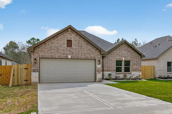 $2,100 | 1107 Lyle W Avenue, Cleveland, TX 77327