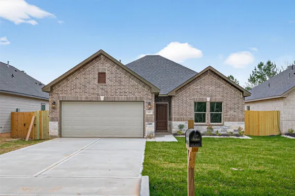 $2,100 | 1107 Lyle W Avenue, Cleveland, TX 77327