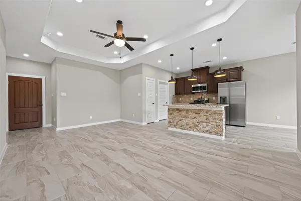 $2,100 | 1107 Lyle W Avenue, Cleveland, TX 77327