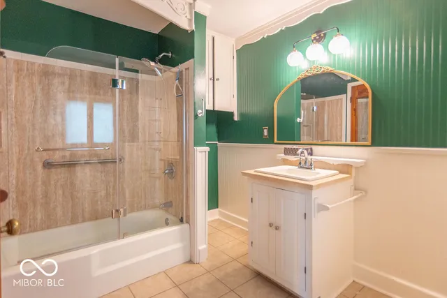 $255,000 | 2216 West 58th Street, Indianapolis, IN 46228