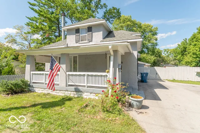 $255,000 | 2216 West 58th Street, Indianapolis, IN 46228