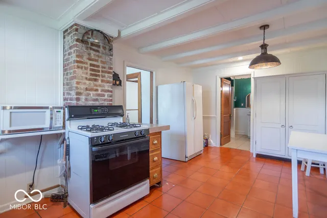 $255,000 | 2216 West 58th Street, Indianapolis, IN 46228