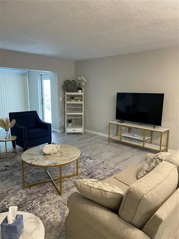 $4,000 | 845 South Gulfview Boulevard, Unit 101, Clearwater, FL 33767