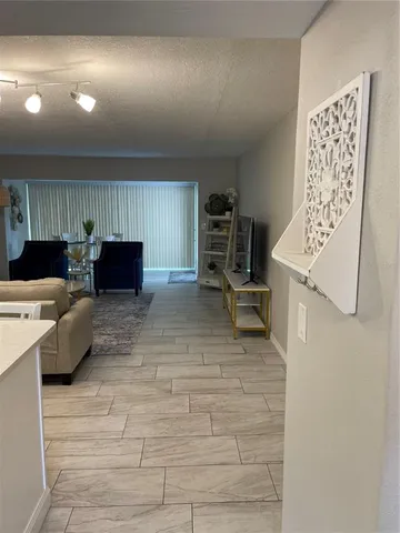 $4,000 | 845 South Gulfview Boulevard, Unit 101, Clearwater, FL 33767