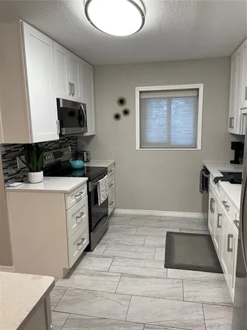 $4,000 | 845 South Gulfview Boulevard, Unit 101, Clearwater, FL 33767