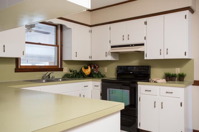 11599 Turleytown Road Linville, VA 22834 - Photo 3 of 50 Glass top range and classic cabinetry.