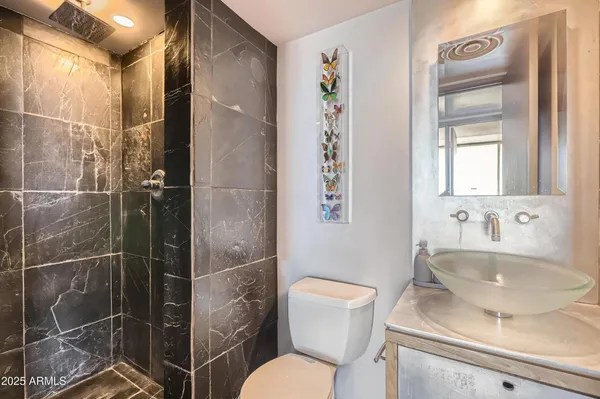 $3,400 | 207 West Clarendon Avenue, Unit G18, Phoenix, AZ 85013