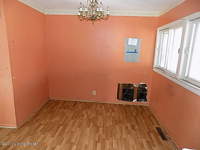 3307 Sumner Road Louisville, KY 40218 - Photo 4 of 16 DSCN0616
