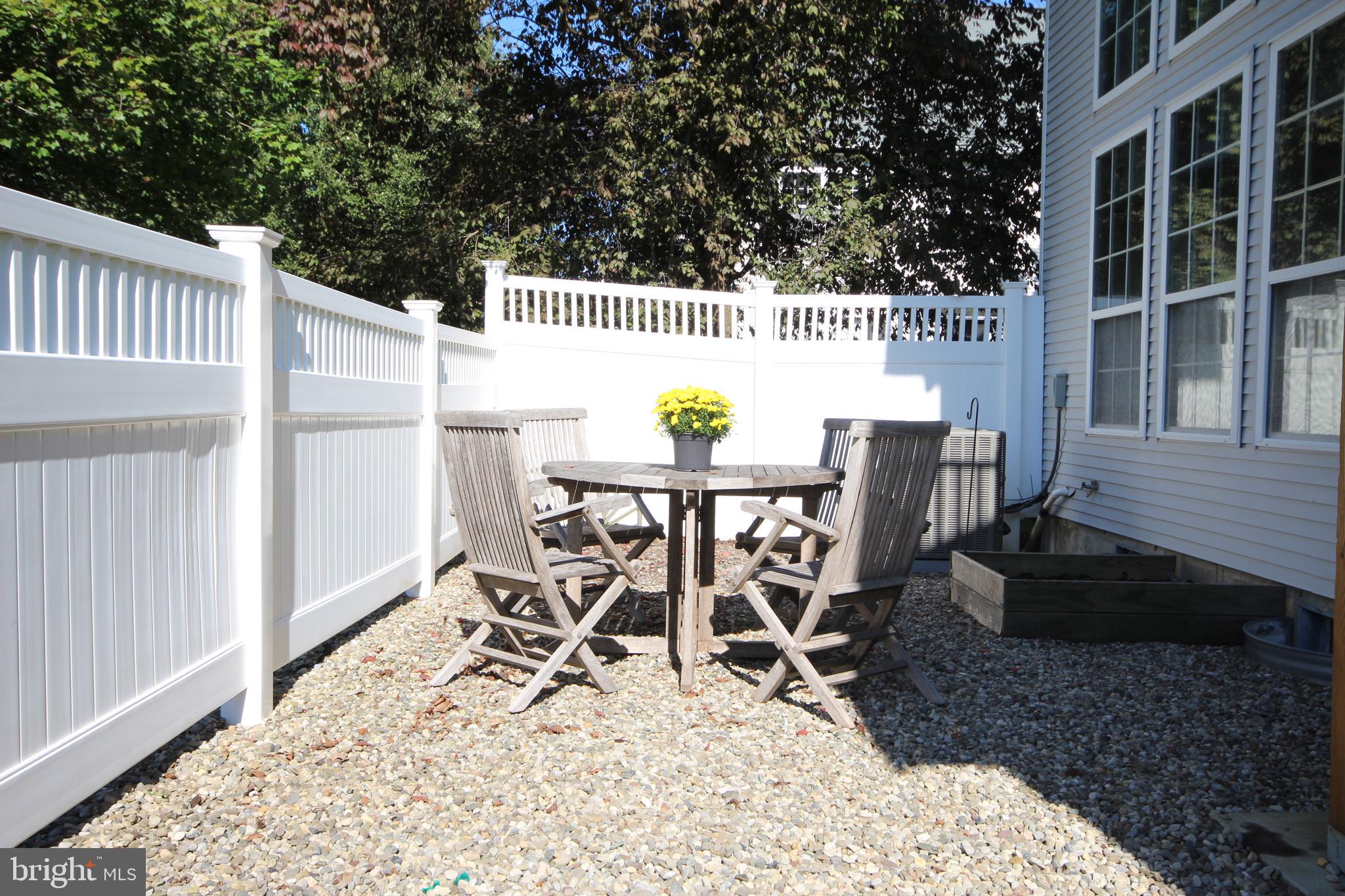 345 Watkins Road Pennington, NJ 08534 - Photo 5 of 53