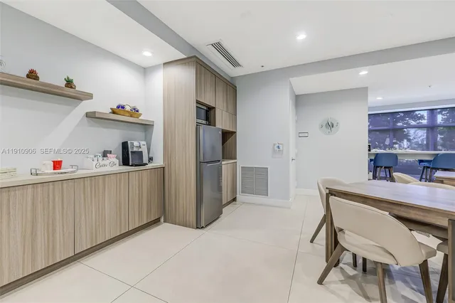 a view of a livingroom with furniture