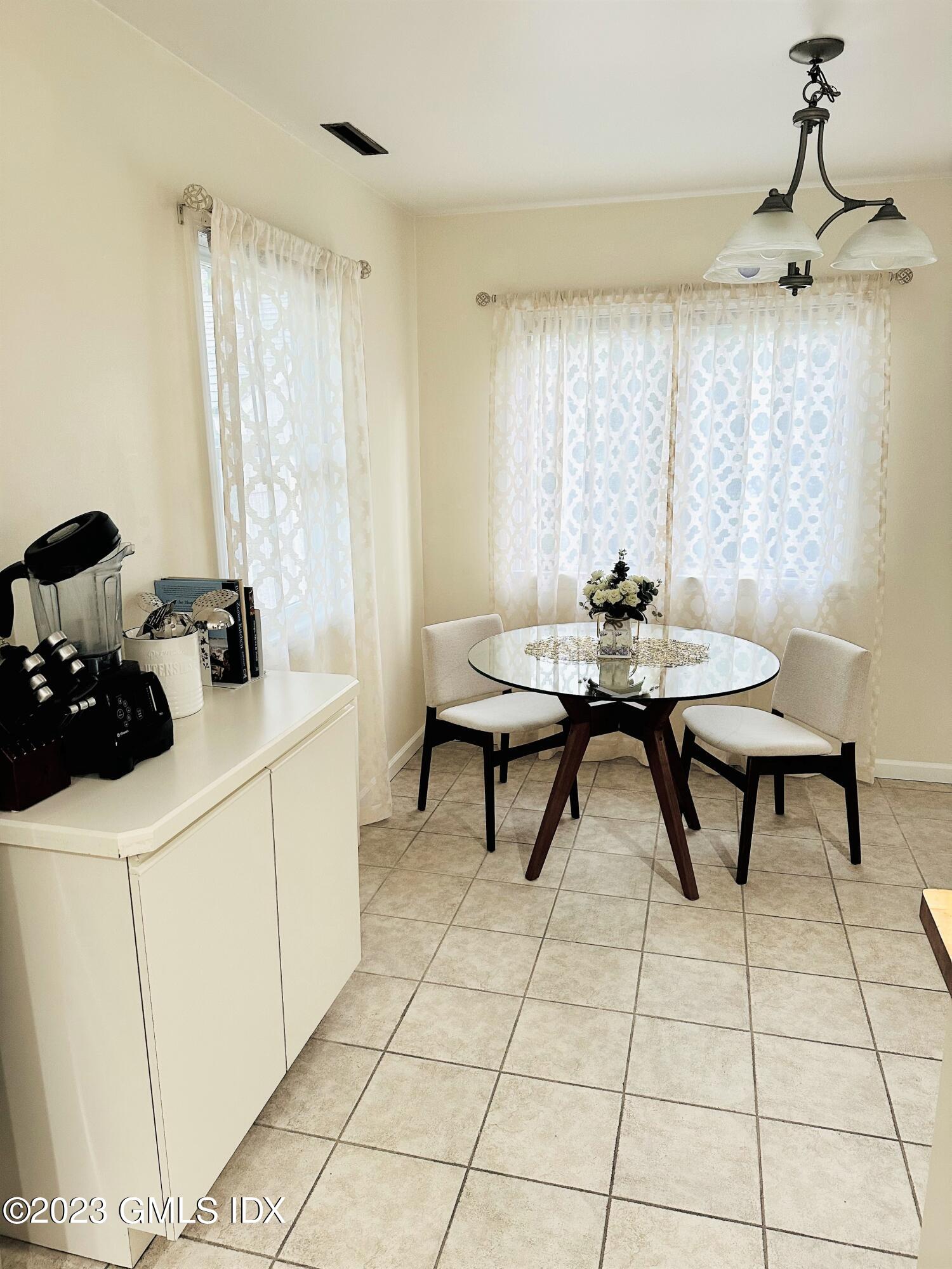 36 Morningside Drive Greenwich, CT 06830 - Photo 6 of 10