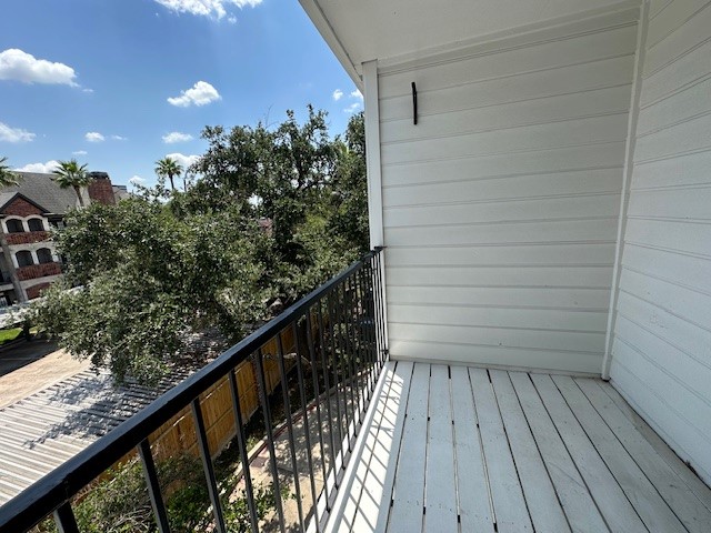2333 Bering Drive, Unit 311 Houston, TX 77057 - Photo 17 of 23 Balcony