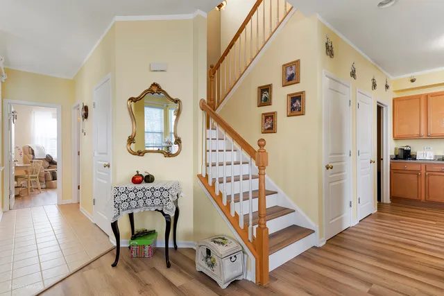 $349,900 | 20524 McGilvray Drive, Crest Hill, IL 60403