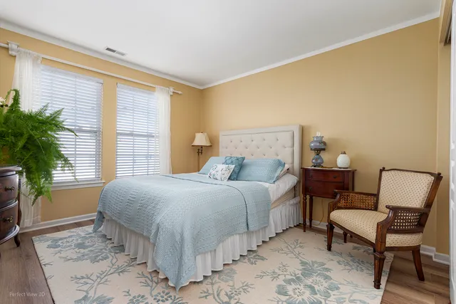 $349,900 | 20524 McGilvray Drive, Crest Hill, IL 60403