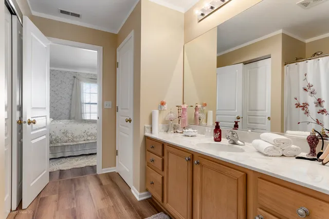 $349,900 | 20524 McGilvray Drive, Crest Hill, IL 60403