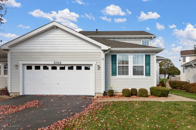 $349,900 | 20524 McGilvray Drive, Crest Hill, IL 60403