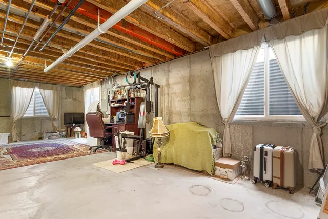 $349,900 | 20524 McGilvray Drive, Crest Hill, IL 60403